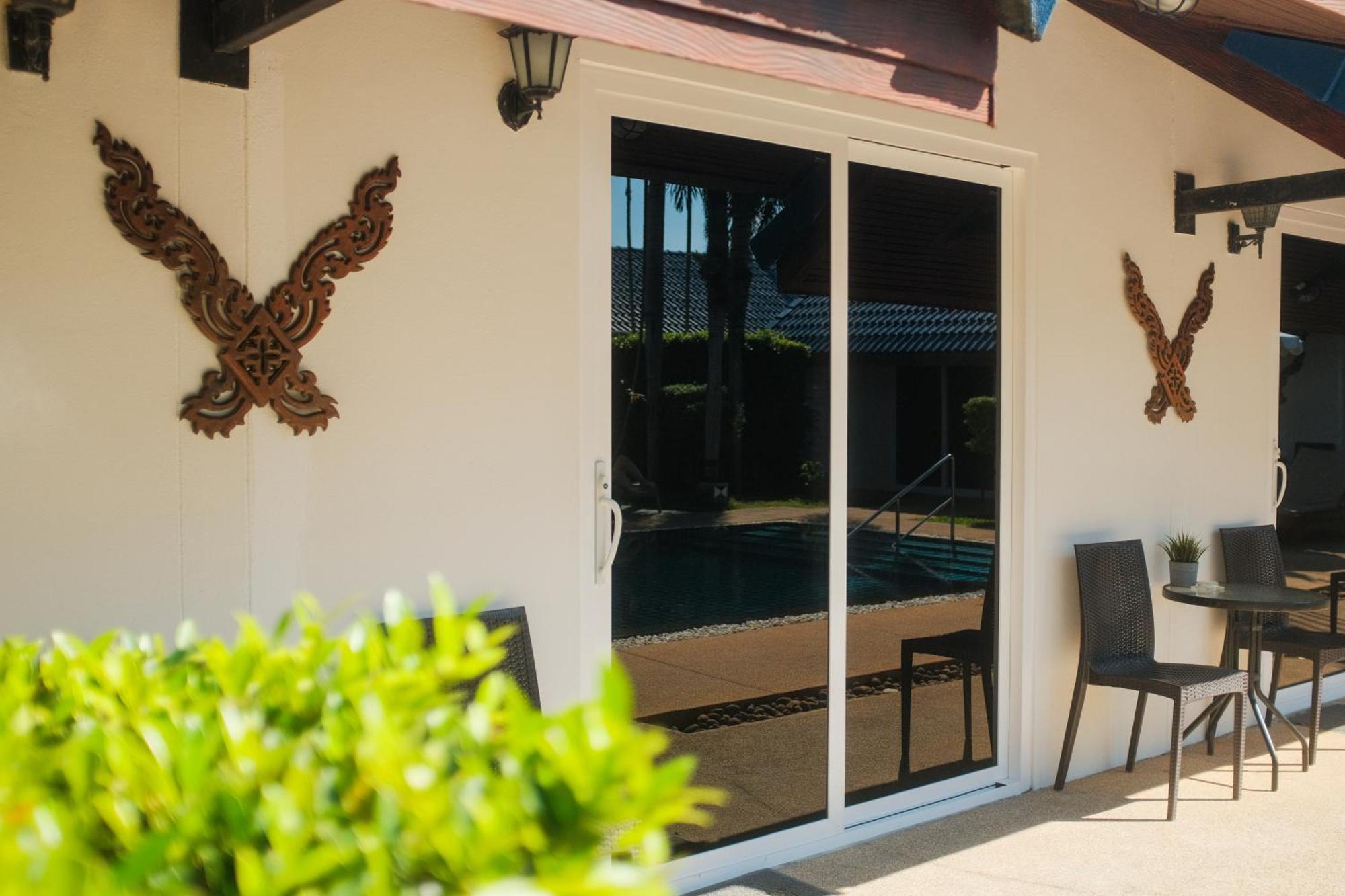 Phuket Airport - Sha Extra 3* Nai Yang Beach
